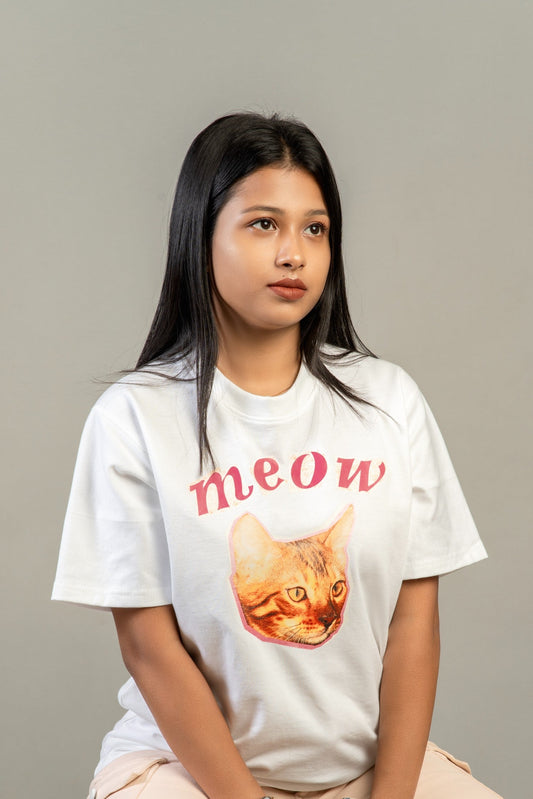 "Meow" Cat Graphic T-Shirt | Women's Trendy Relaxed Fit Tee